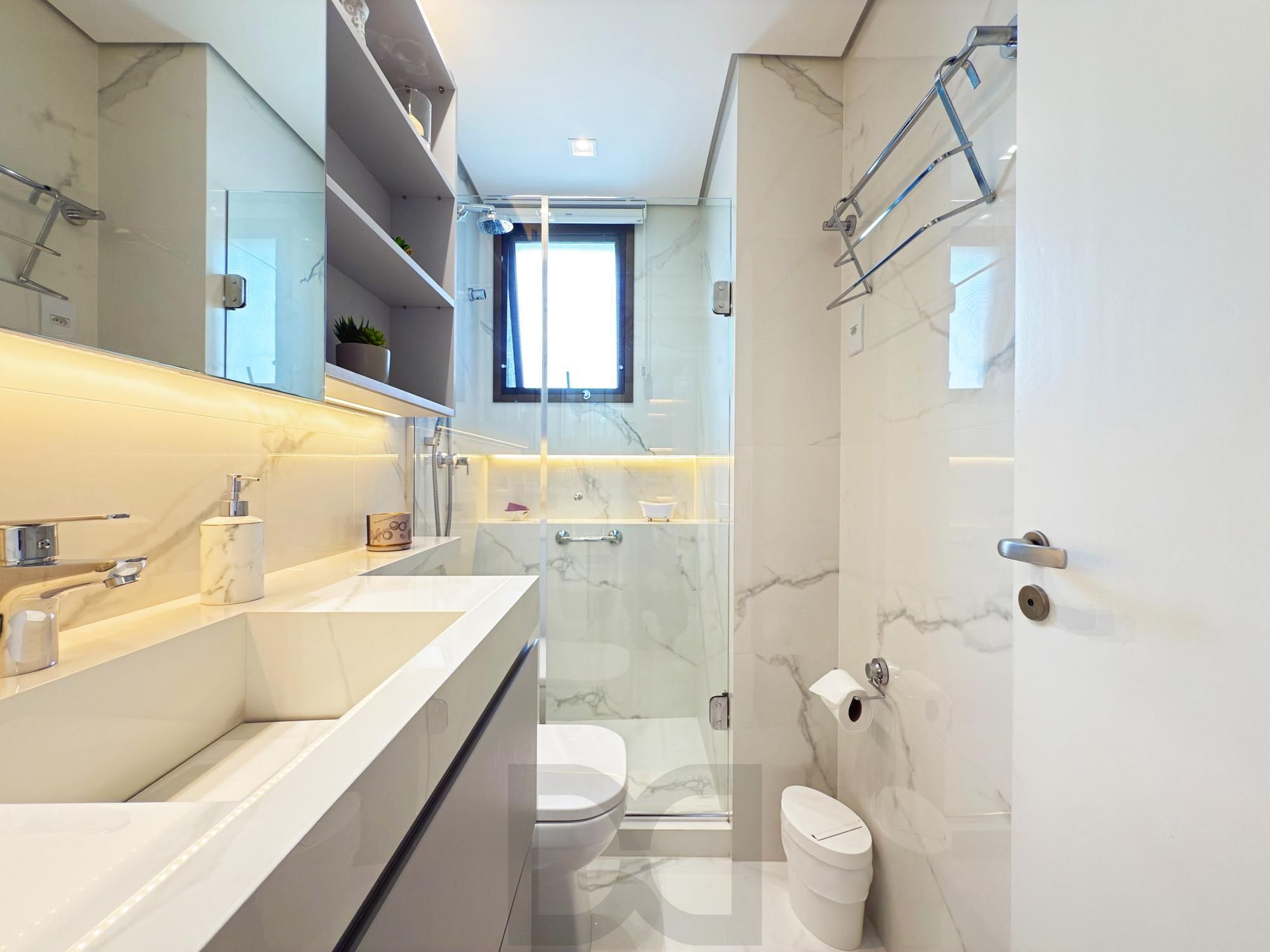 Belíssimo apartamento semimobiliado e decorado 2 dorm 2 vagas c/piscina — foto 26