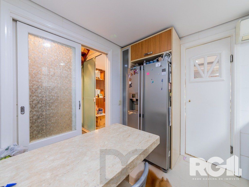 EXCLUSIVIDADE Belíssima casa de 4 suítes + gabinete no condomínio fechado Terra Mater com vista exuberante para o bosque, próximo da portaria e infraestrutura. — foto 19