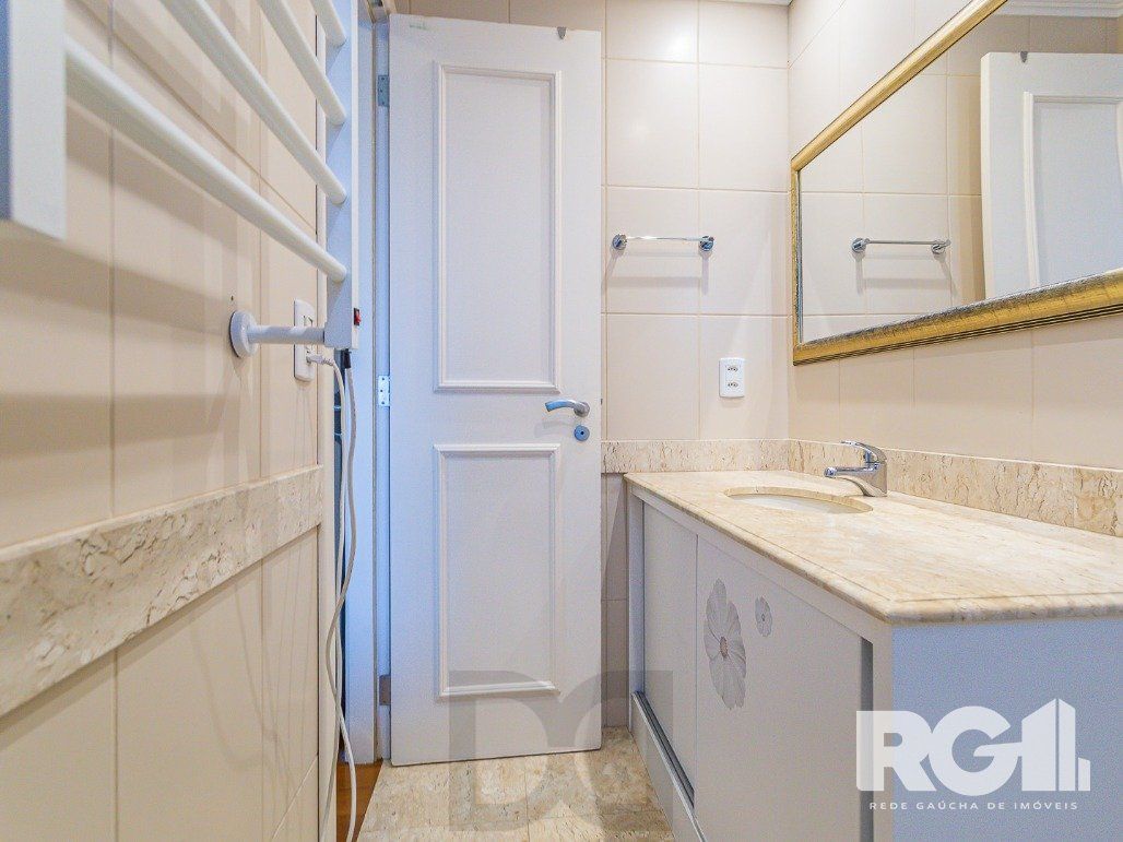 Apartamento semimobiliado, 167 m², 3 suítes e 3 vagas de garagem no bairro Bela Vista. — foto 28