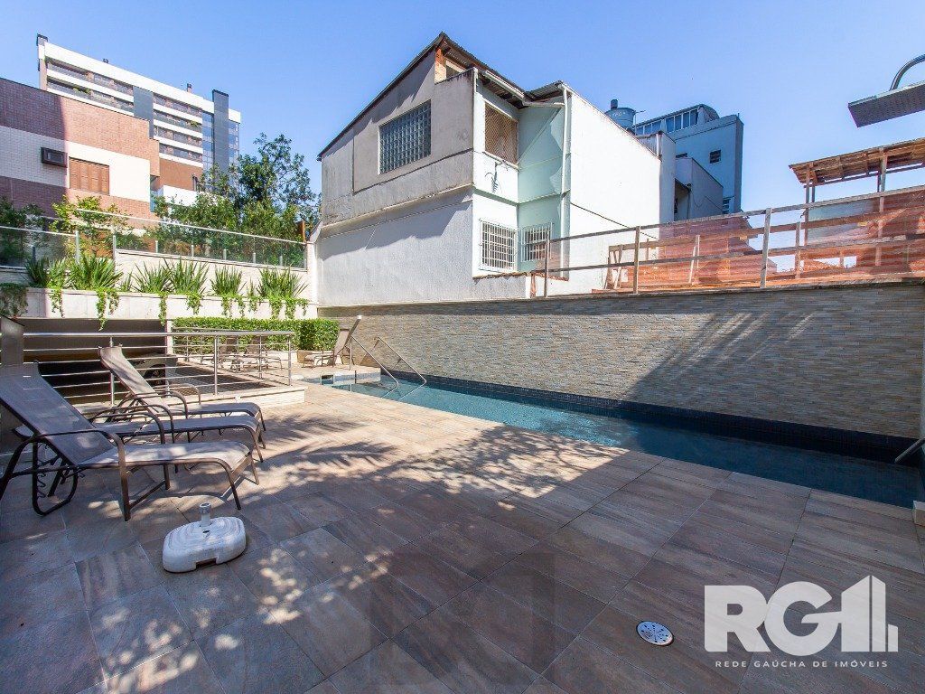 Belíssimo apartamento todo decorado por arquiteto. Apartamento com 170 m2, 3 suítes, sendo 1 suíte máster no bairro Petrópolis. — foto 51
