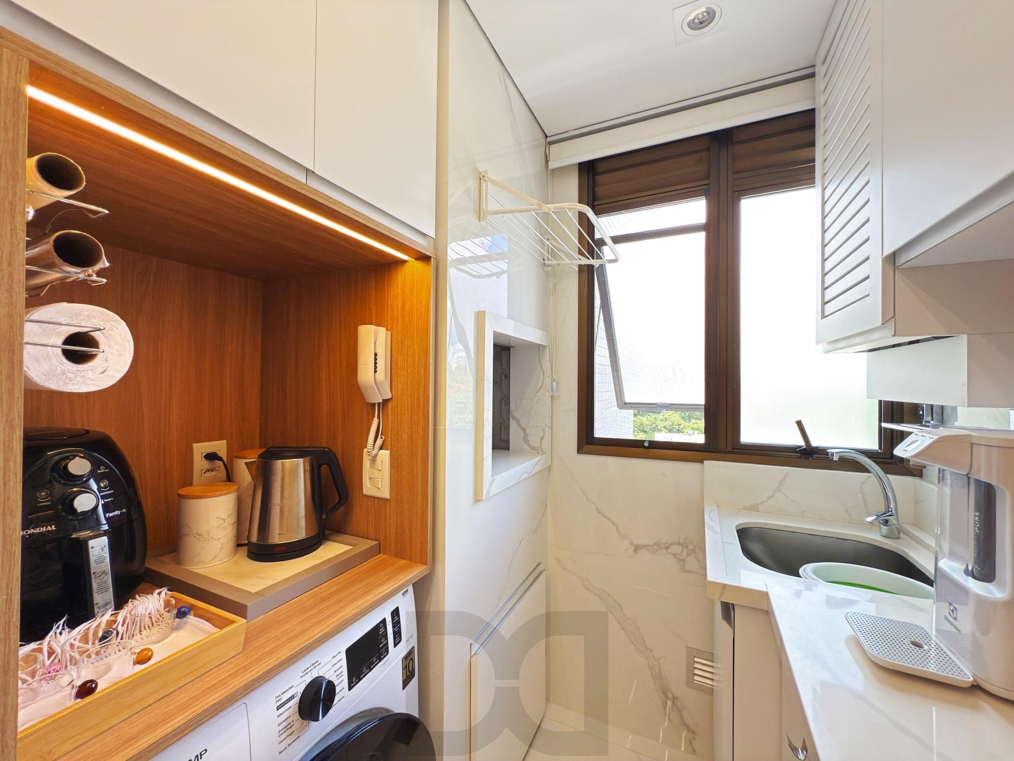 Belíssimo apartamento semimobiliado e decorado 2 dorm 2 vagas c/piscina — foto 16