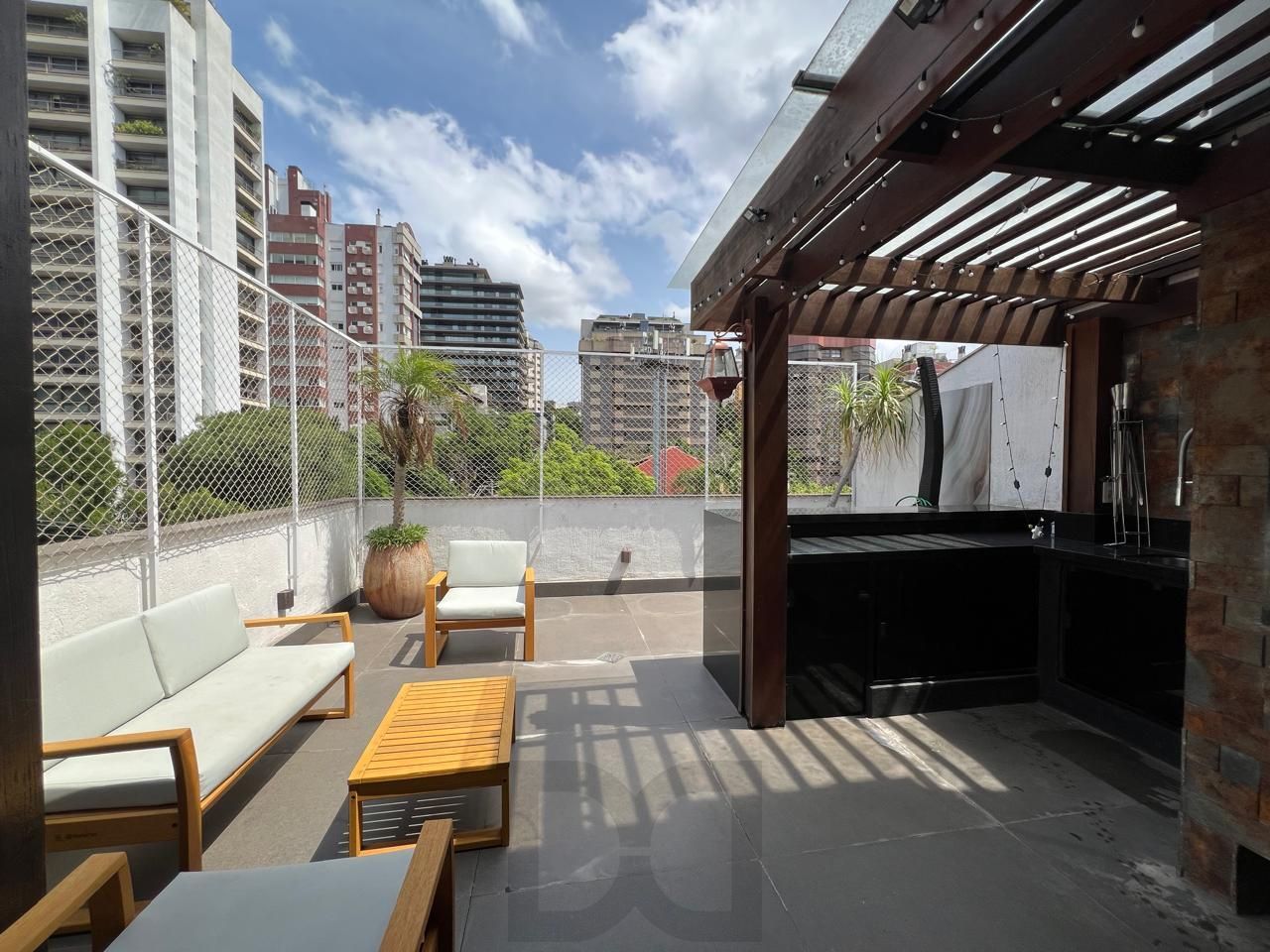 Lindíssima Cobertura Semimobiliada, com 176m2, 3 dorm. no bairro Mont'Serrat. — foto 9