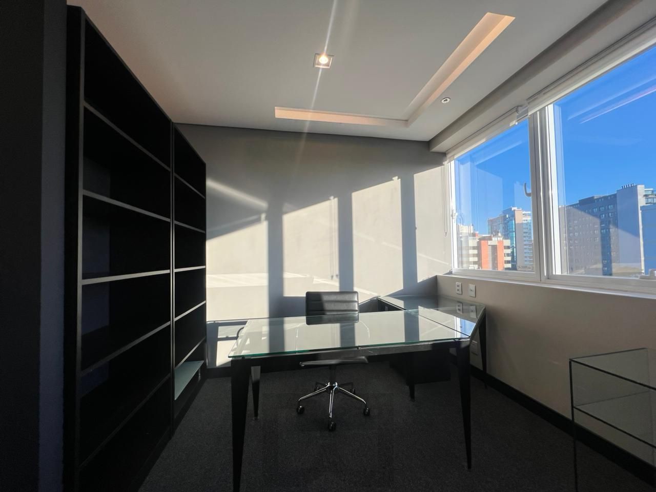 Sala comercial mobiliada com 40 m2 para alugar na Av. Anita Garibaldi. — foto 6