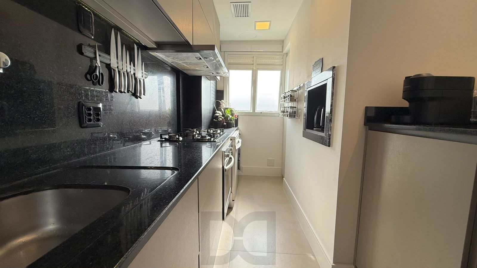 Apartamento a venda no Passo D'areia, 80 m2 com 2 dormitórios e 2 vagas cobertas. — foto 8