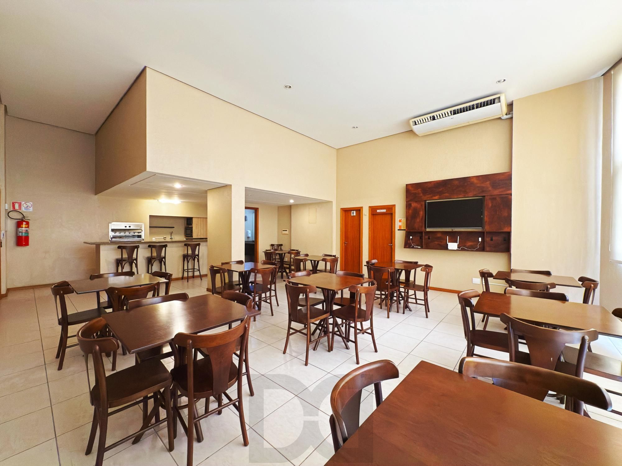 Belíssimo apartamento semimobiliado e decorado 2 dorm 2 vagas c/piscina — foto 29