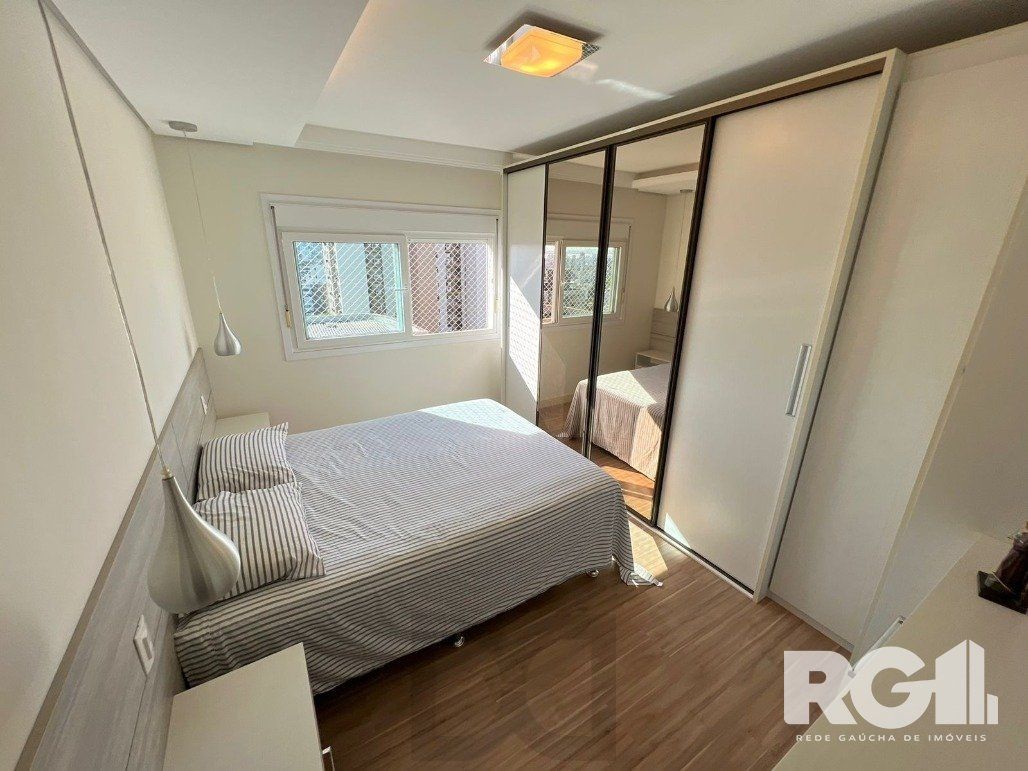 Espetacular apartamento para VENDA mobiliado, 3 dormitórios, 2 vagas cobertas, infra completa no coração do Bairro Petrópolis. — foto 16