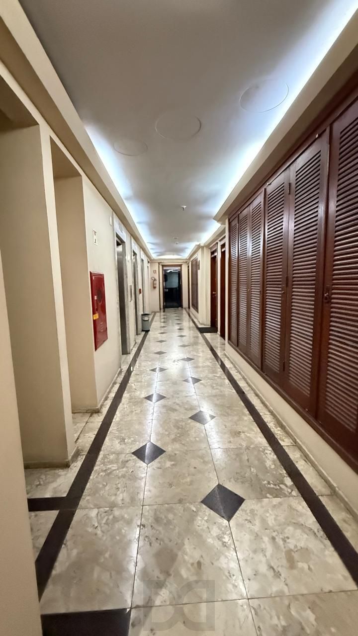 Espetacular Clínica de Cirurgia Médica toda montada à venda na Av. Carlos Gomes em Porto Alegre — foto 21