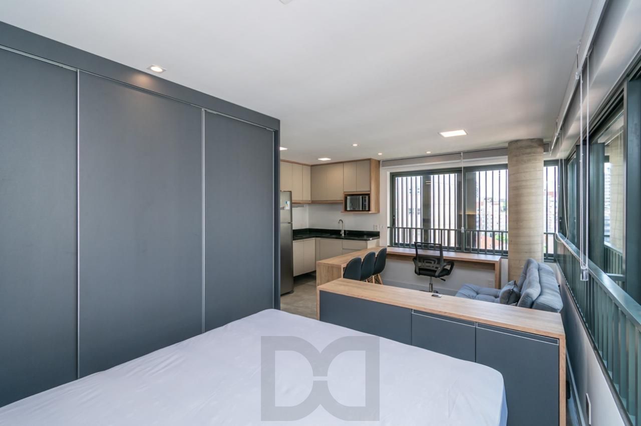 Loft de alto padrão construtivo no bairro Moinhos de Vento, planta de 29,60 m2 privativos com porcelanato, forro em gesso e aberturas em alumínio com vidros duplos. — foto 29