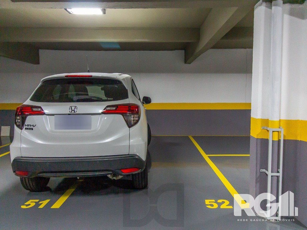 Belíssimo apartamento todo decorado por arquiteto. Apartamento com 170 m2, 3 suítes, sendo 1 suíte máster no bairro Petrópolis. — foto 55