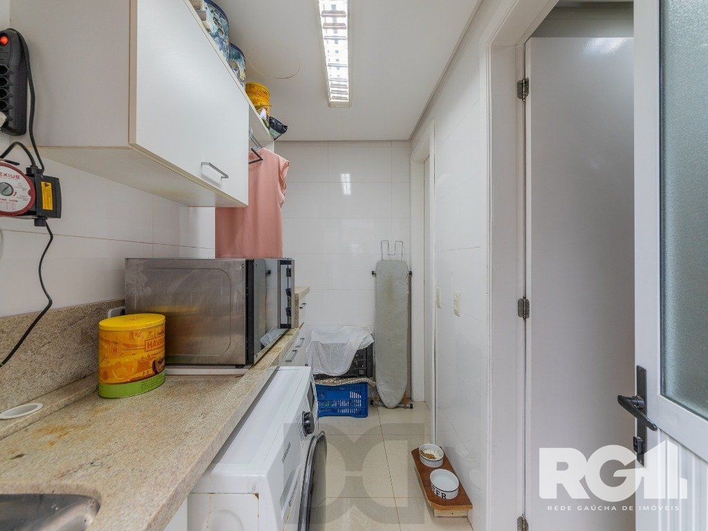 EXCLUSIVIDADE Belíssima casa de 4 suítes + gabinete no condomínio fechado Terra Mater com vista exuberante para o bosque, próximo da portaria e infraestrutura. — foto 21