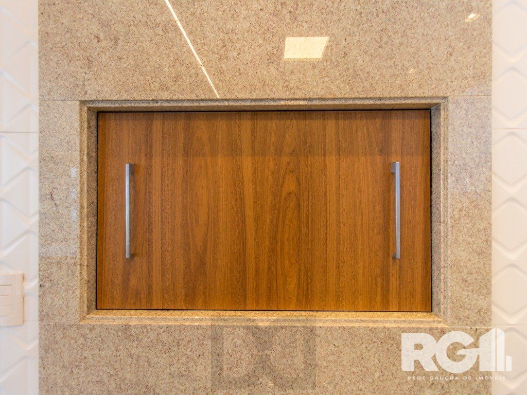 Belíssimo apartamento todo decorado por arquiteto. Apartamento com 170 m2, 3 suítes, sendo 1 suíte máster no bairro Petrópolis. — foto 15