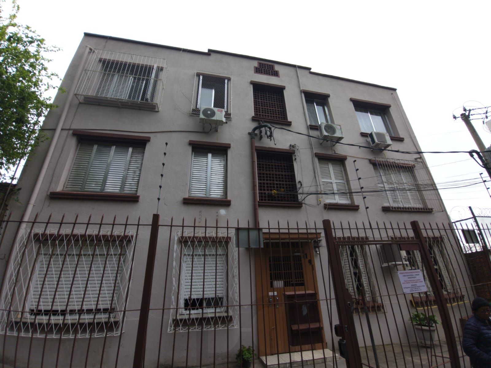 Kitnet Pronta para Morar - Bairro Azenha - Porto Alegre/RS — foto 1