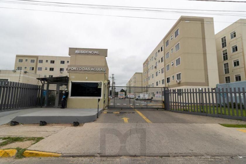 Apartamento térreo, 2 dormitórios e uma vaga de garagem, Zona Sul de Porto Alegre — foto 1