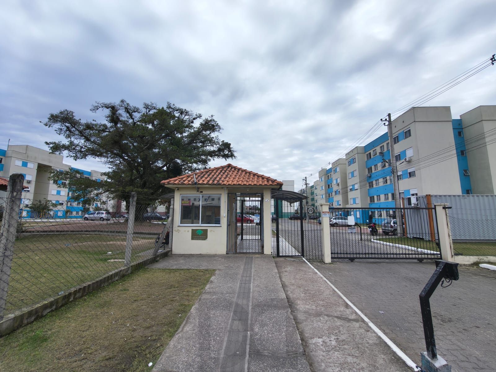 Apartamento à venda 2 dormitórios semi mobiliado - Porto Alegre/RS — foto 1
