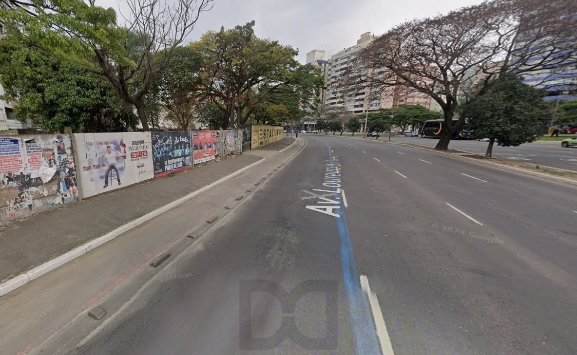 Terreno na Av Loureiro da Silva com 542m², Cidade Baixa, POA — foto 1