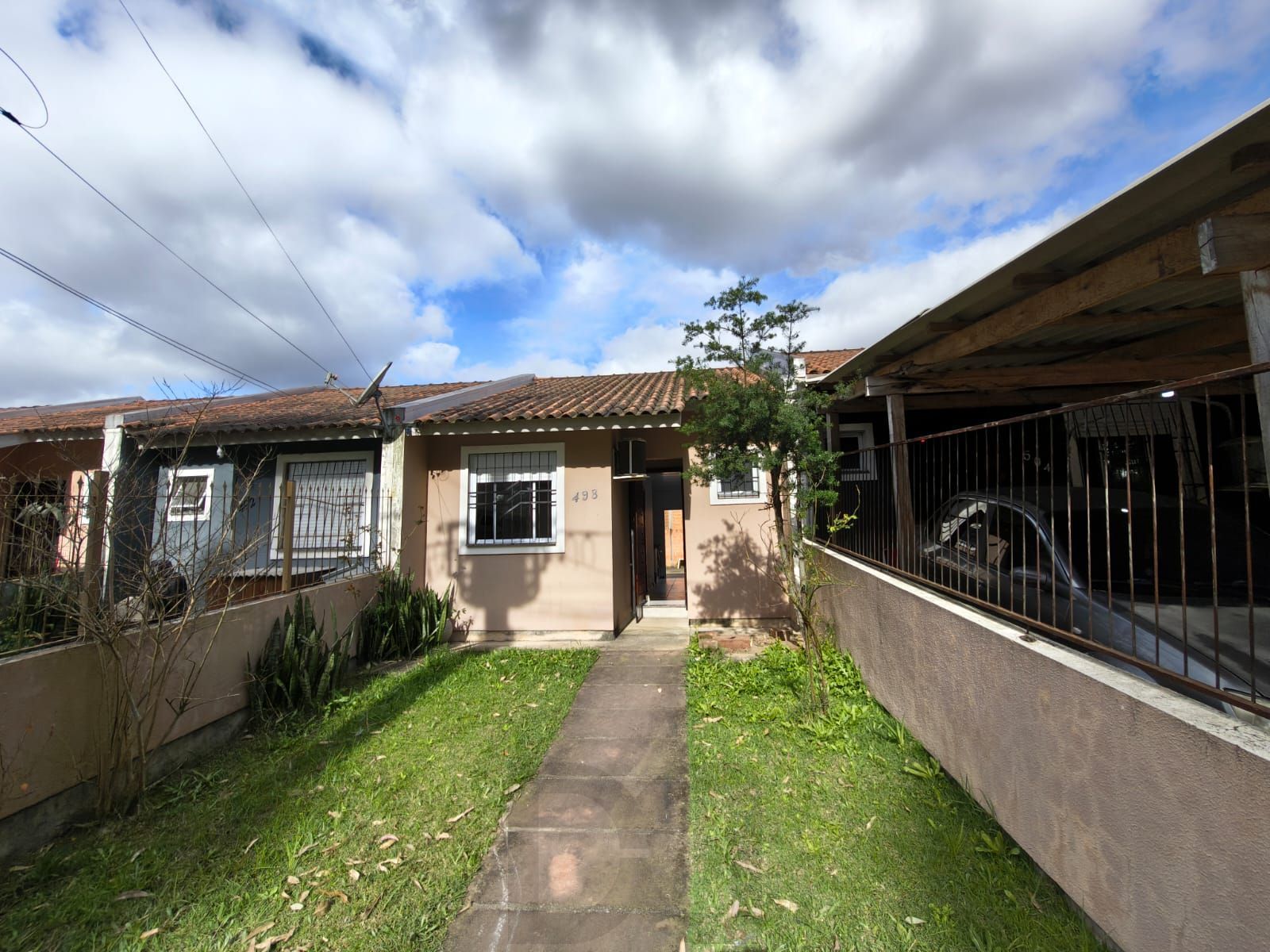Casa térrea com 2 dormitórios — foto 1