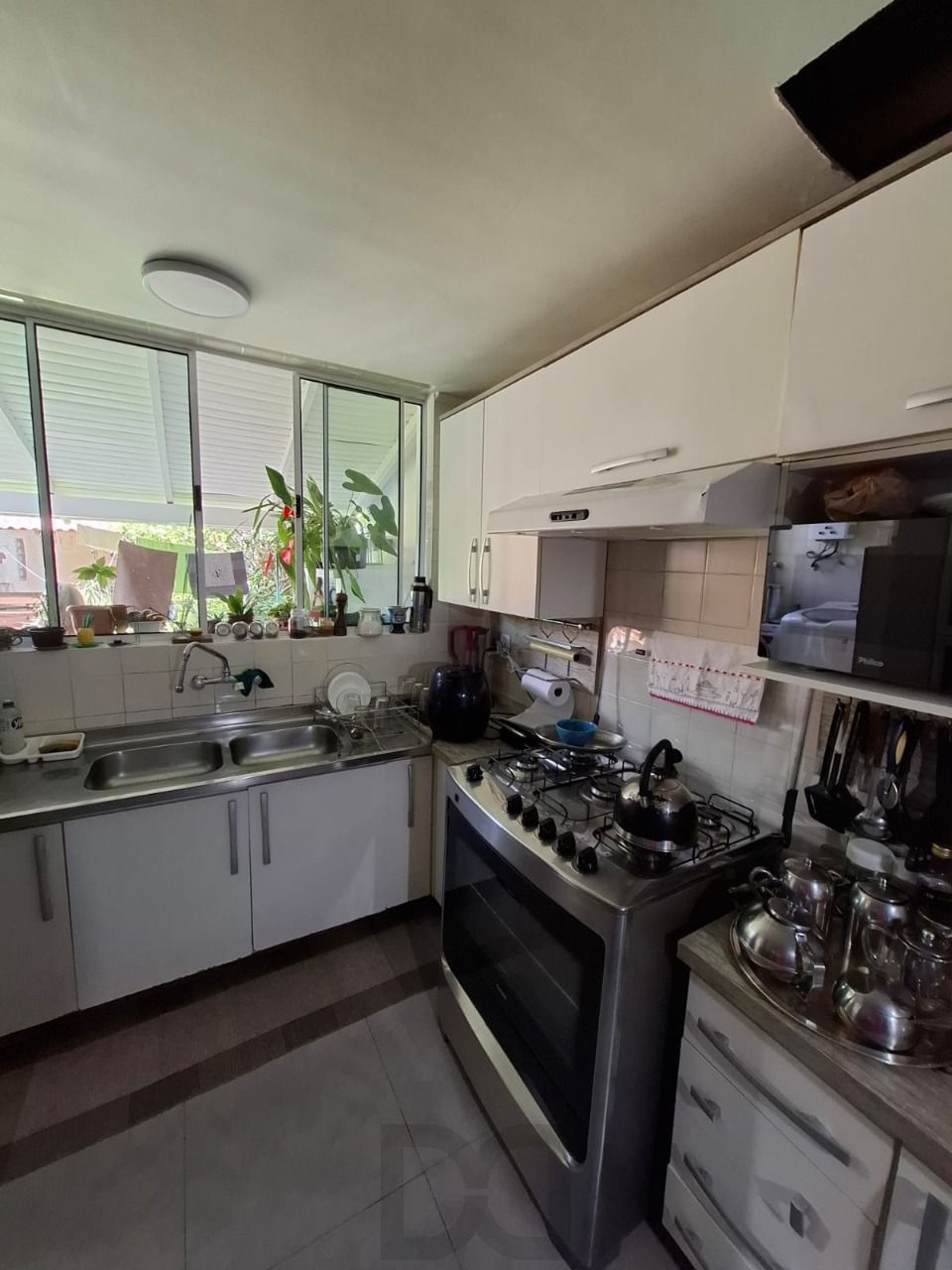 Casa em Porto Alegre, no bairro Ipanema, com 3 dormitório(s), e 3 banheiros, à venda. — foto 12