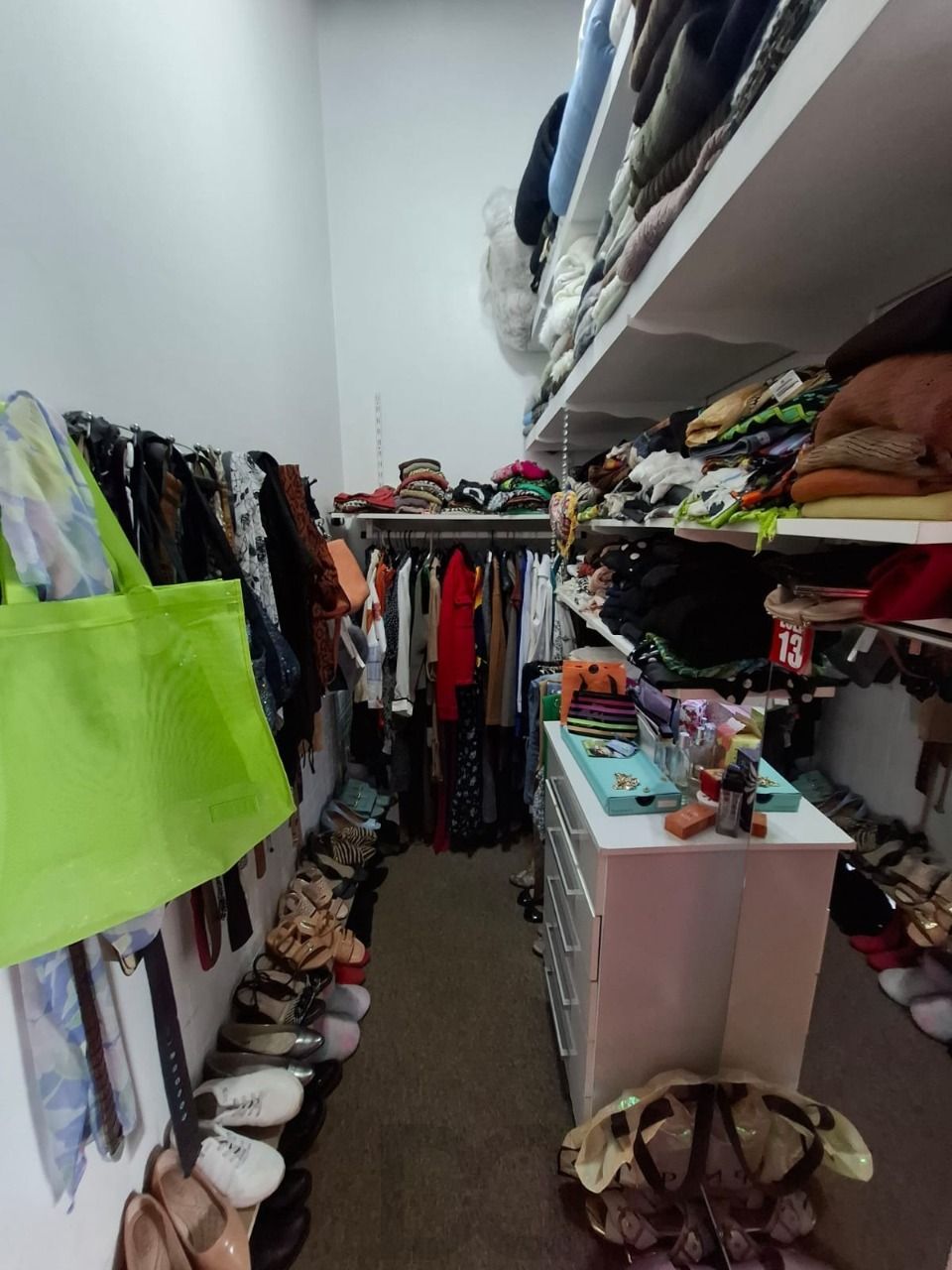 Casa em Porto Alegre, no bairro Ipanema, com 3 dormitório(s), e 3 banheiros, à venda. — foto 17