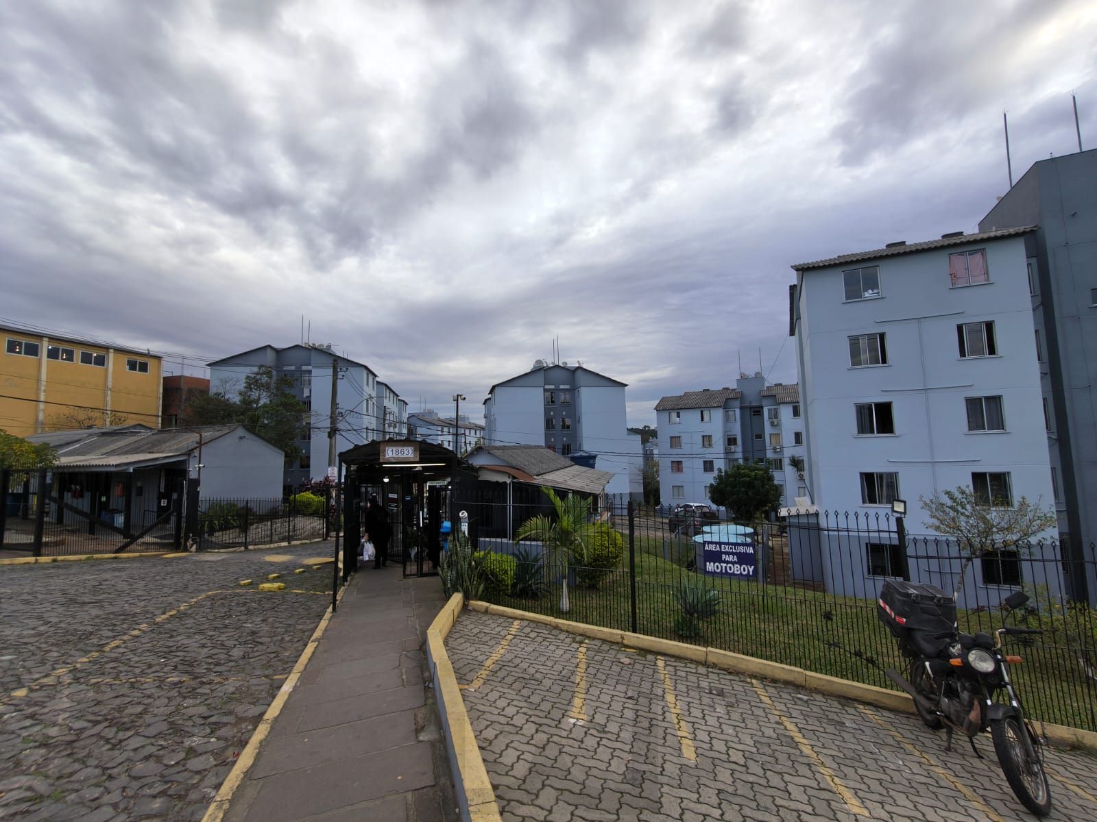 Apartamento 2 Dormitórios - Mobiliado - Campo Novo - Porto Alegre/RS — foto 3
