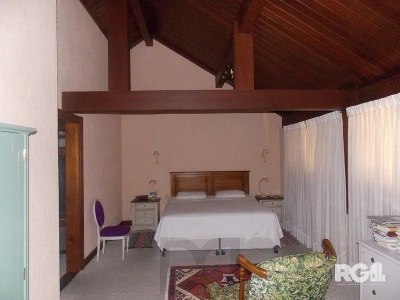 CASA EM CONDOMÍNIO DE ALTO PADRÃO — foto 8