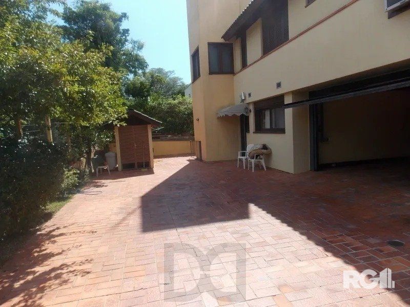 CASA EM CONDOMÍNIO DE ALTO PADRÃO — foto 3