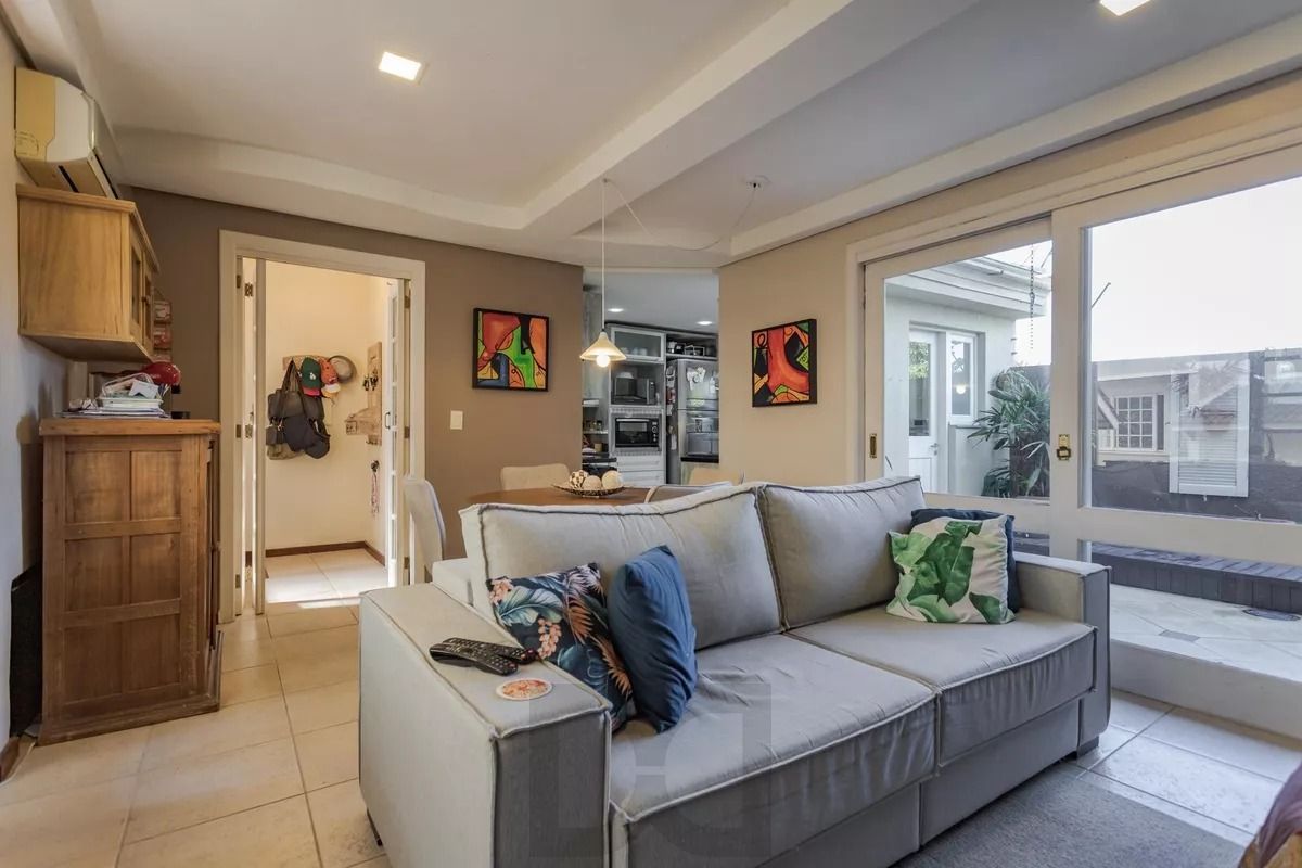 Casa em condomínio com 3 dormitórios, suíte e 2 vagas — foto 2
