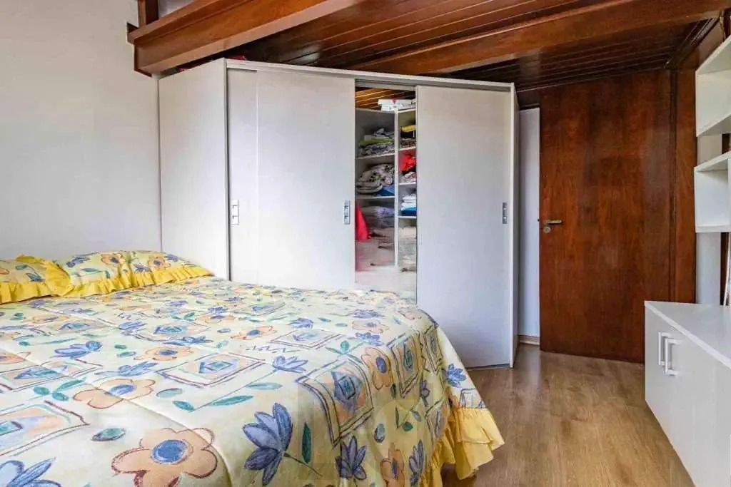 Casa com 4 dormitórios, suíte, piscina e 4 vagas. — foto 20