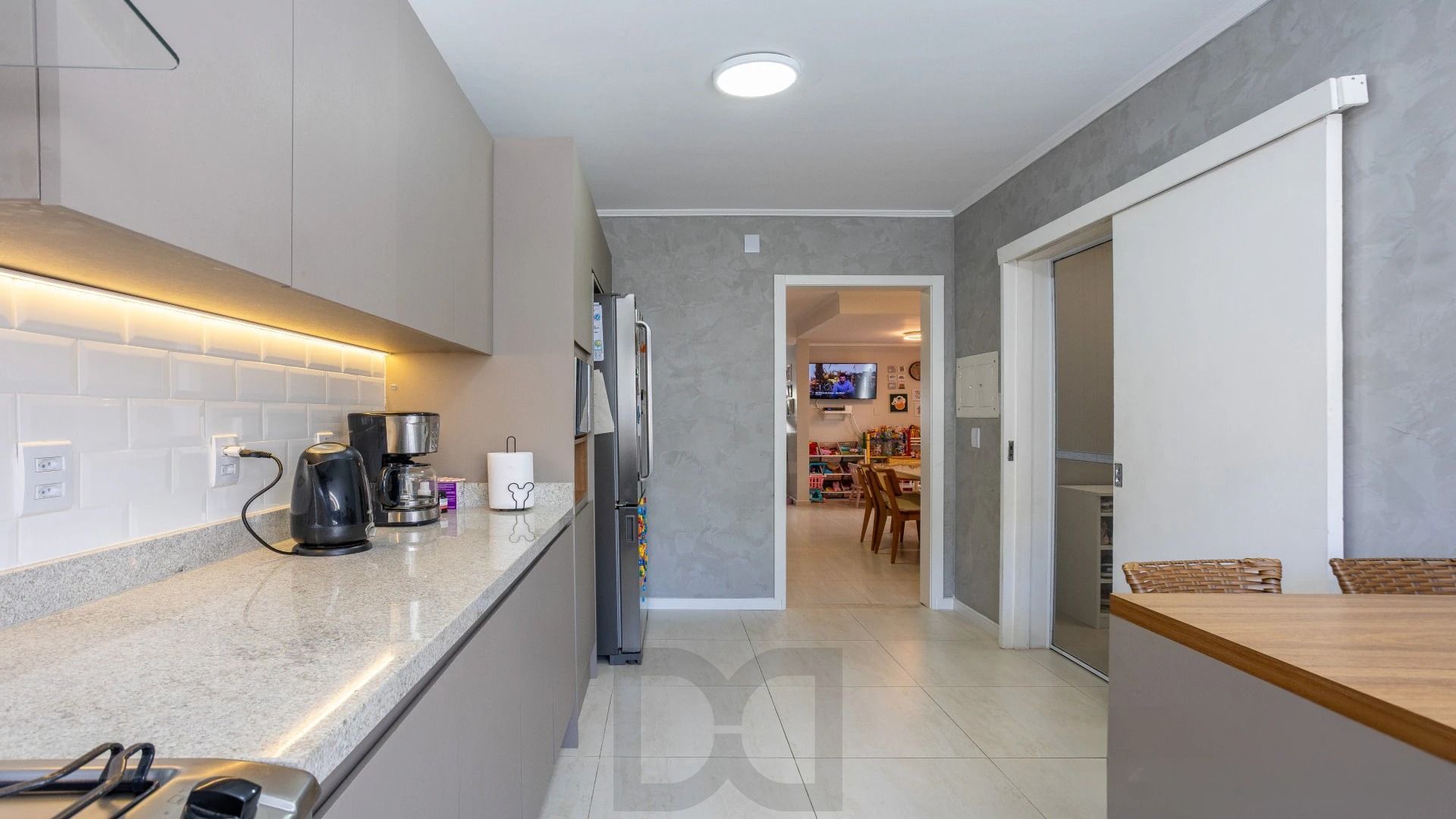 Casa 4 dormitórios com espaço gourmet patio com Piscina no Jardim Lindoia — foto 14