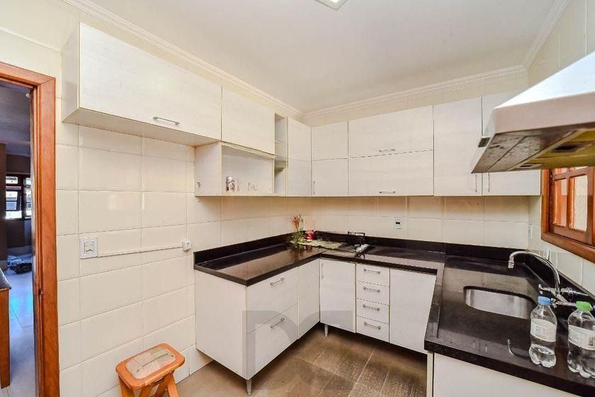Casa com 3 dormitórios, suíte e churrasqueira. — foto 17