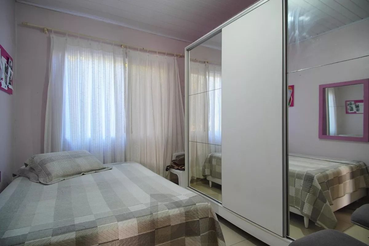 Casa Térrea com 5 dormitórios, Amplo Terreno de 300m² - Bairro Santa Rosa — foto 15