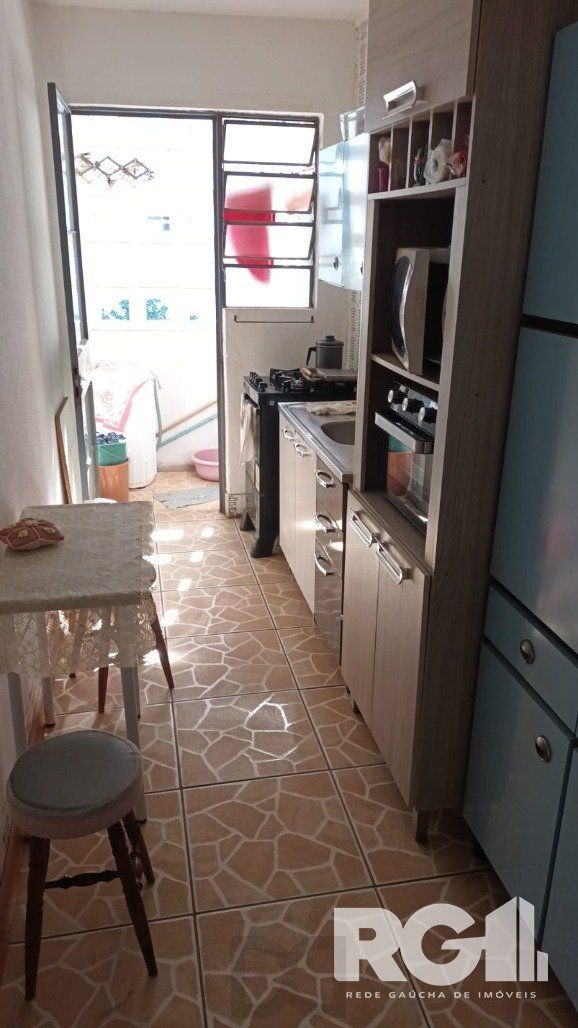 Apartamento com sacada 2 dorm na Avenida Engenheiro Francisco Rodolfo Simch - Sarandi — foto 6