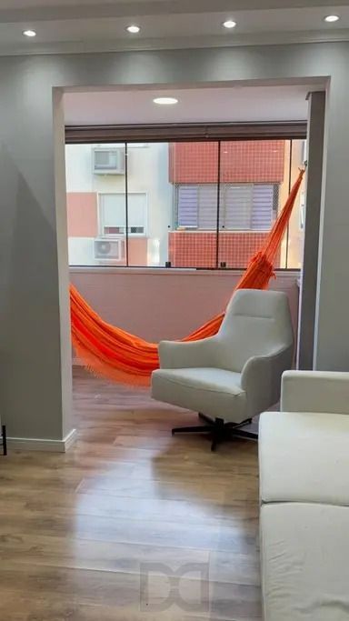 Apartamento com 2 dormitórios, suíte, sacada e churrasqueira. — foto 22