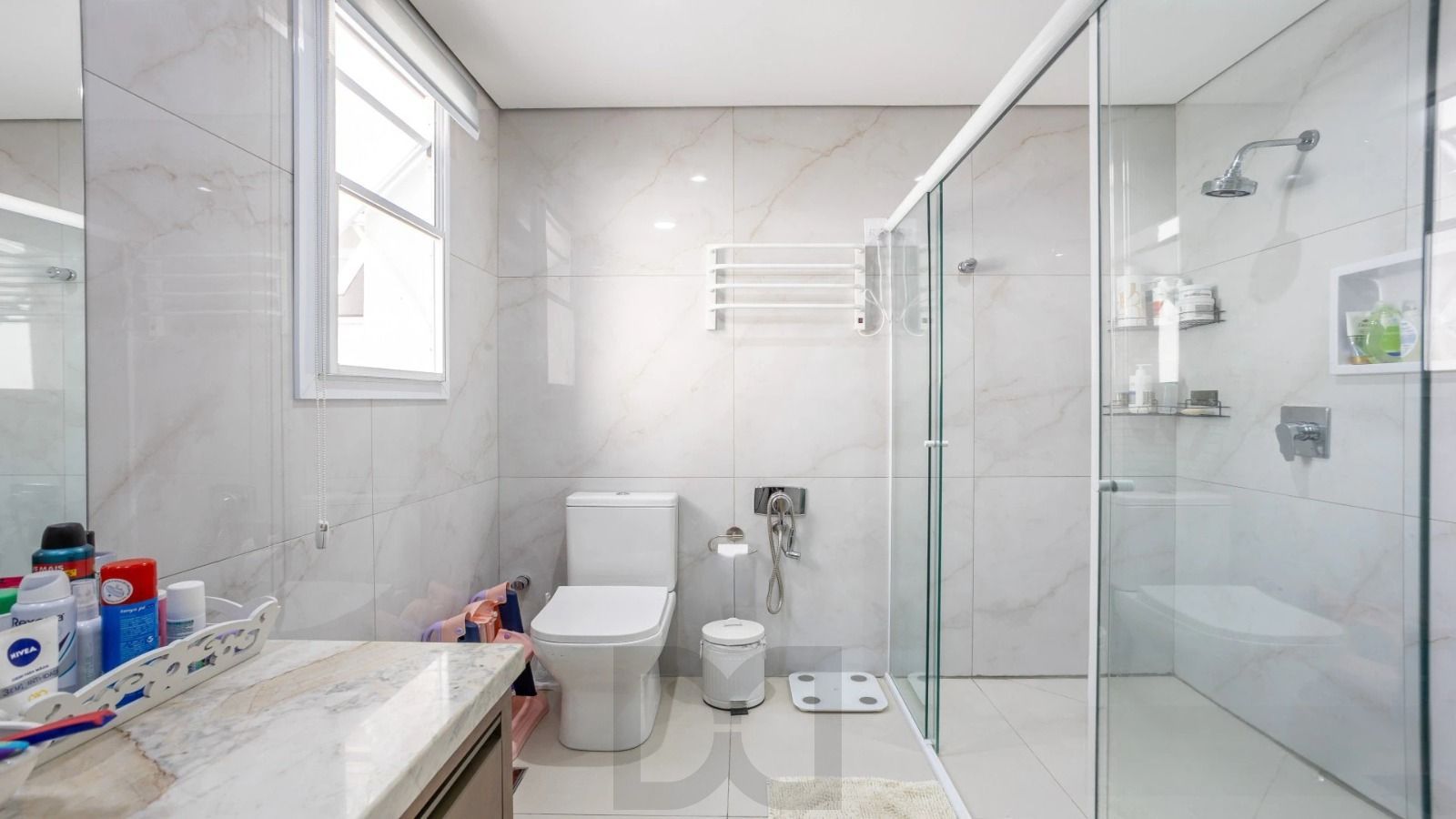 Casa 4 dormitórios com espaço gourmet patio com Piscina no Jardim Lindoia — foto 22