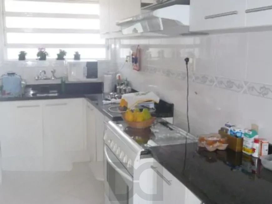 Casa térrea com 3 dormitórios, suíte e 3 vagas. — foto 17