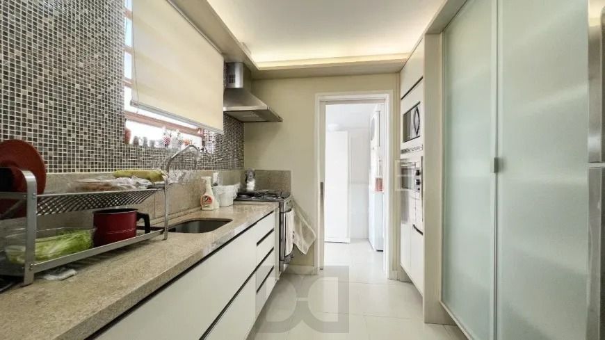 Casa com 3 Dormitórios, Suíte e Garagem para 4 Carros no São Sebastião — foto 7