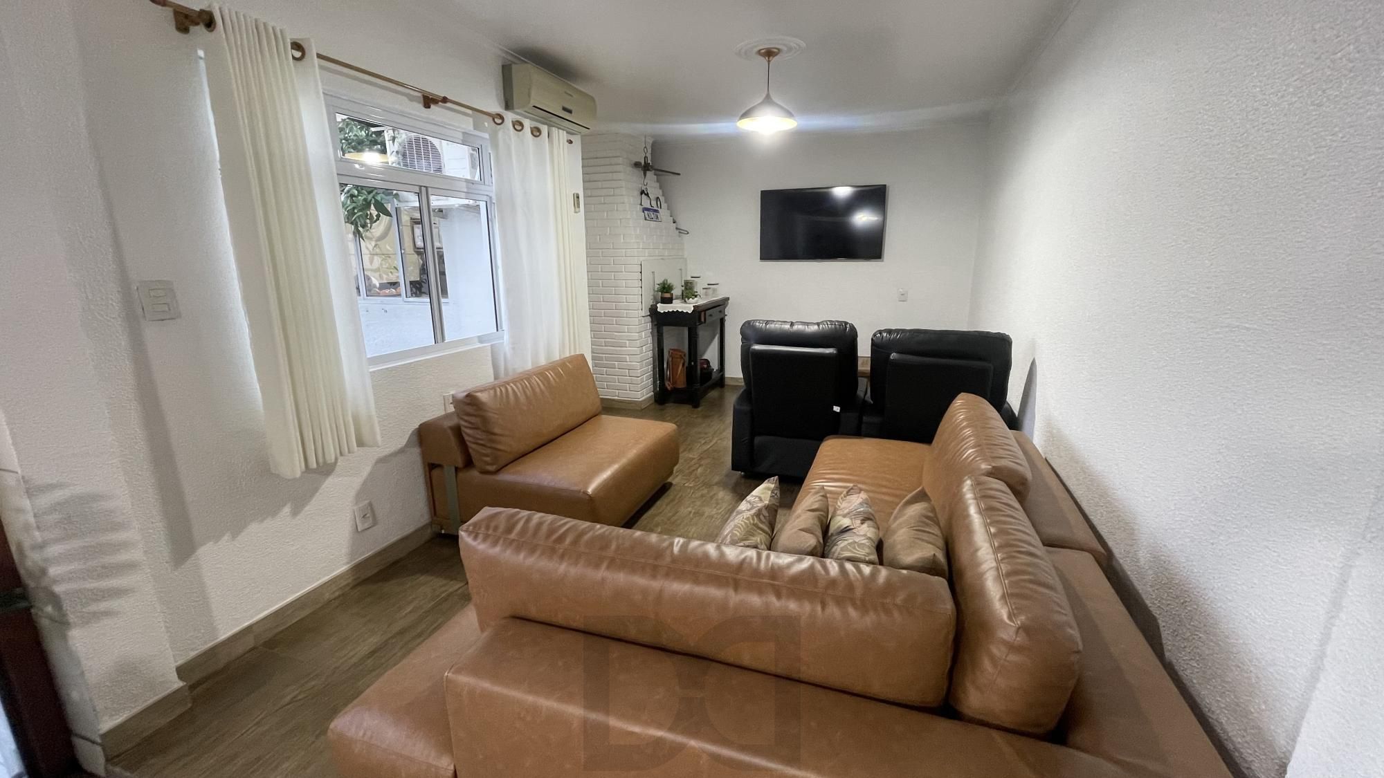 Casa com 3 dormitórios, suíte, churrasqueira, espaço gourmet e amplo pátio. — foto 6