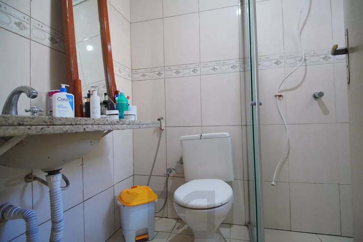 Casa Térrea com 5 dormitórios, Amplo Terreno de 300m² - Bairro Santa Rosa — foto 25