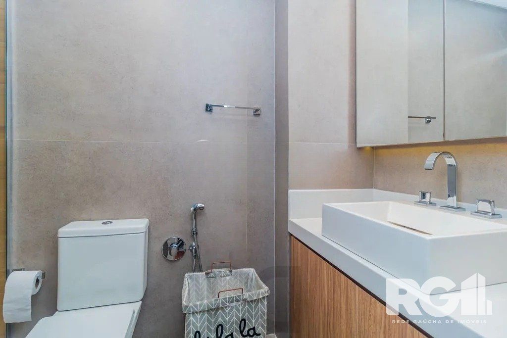 Apartamento com 94m², 3 quartos, 1 suíte, 2 vagas, no bairro Cristo Redentor em Porto Alegre.. — foto 16