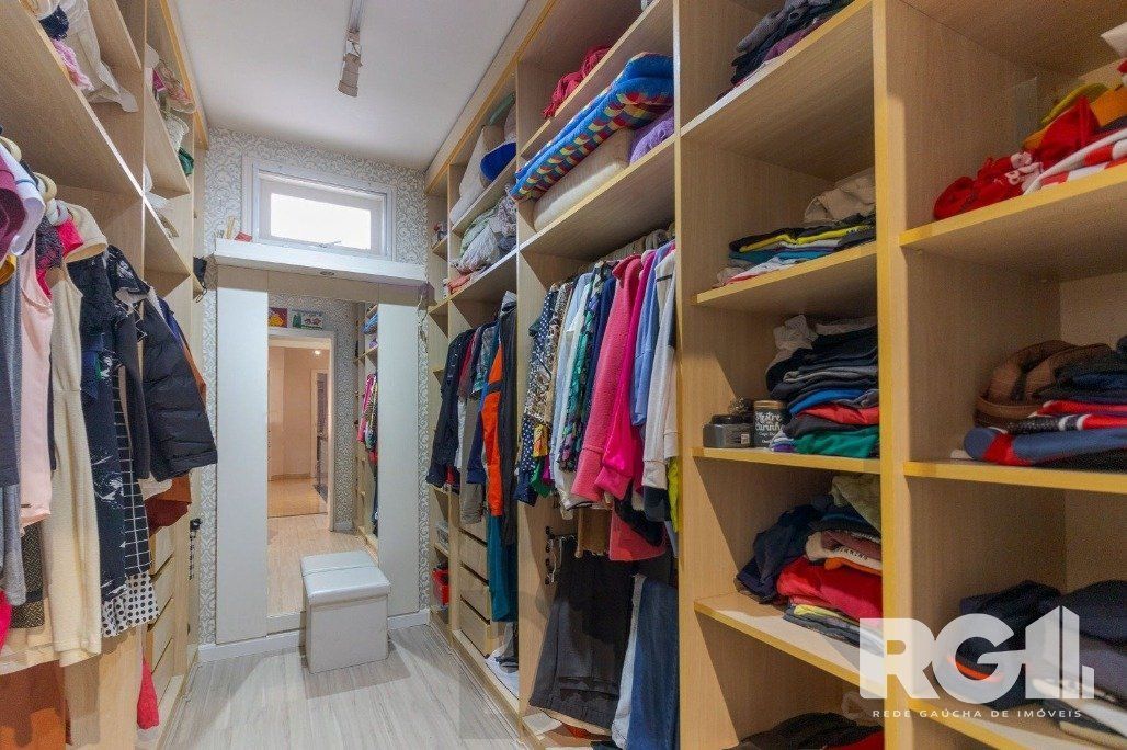 Casa em Condomínio com 3 Suítes, Espaço Gourmet e 5 Vagas de Garagem — foto 17