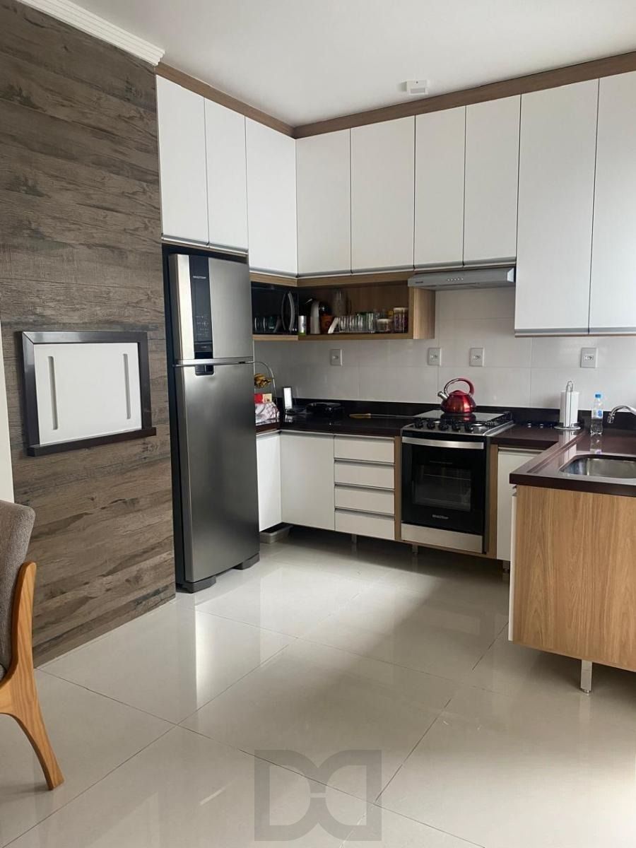 Casa com 3 dormitórios, suíte e churrasqueira. — foto 3
