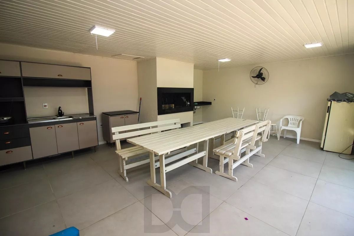 Apartamento com 2 dormitórios, banheiro auxiliar e 2 vagas cobertas. — foto 29