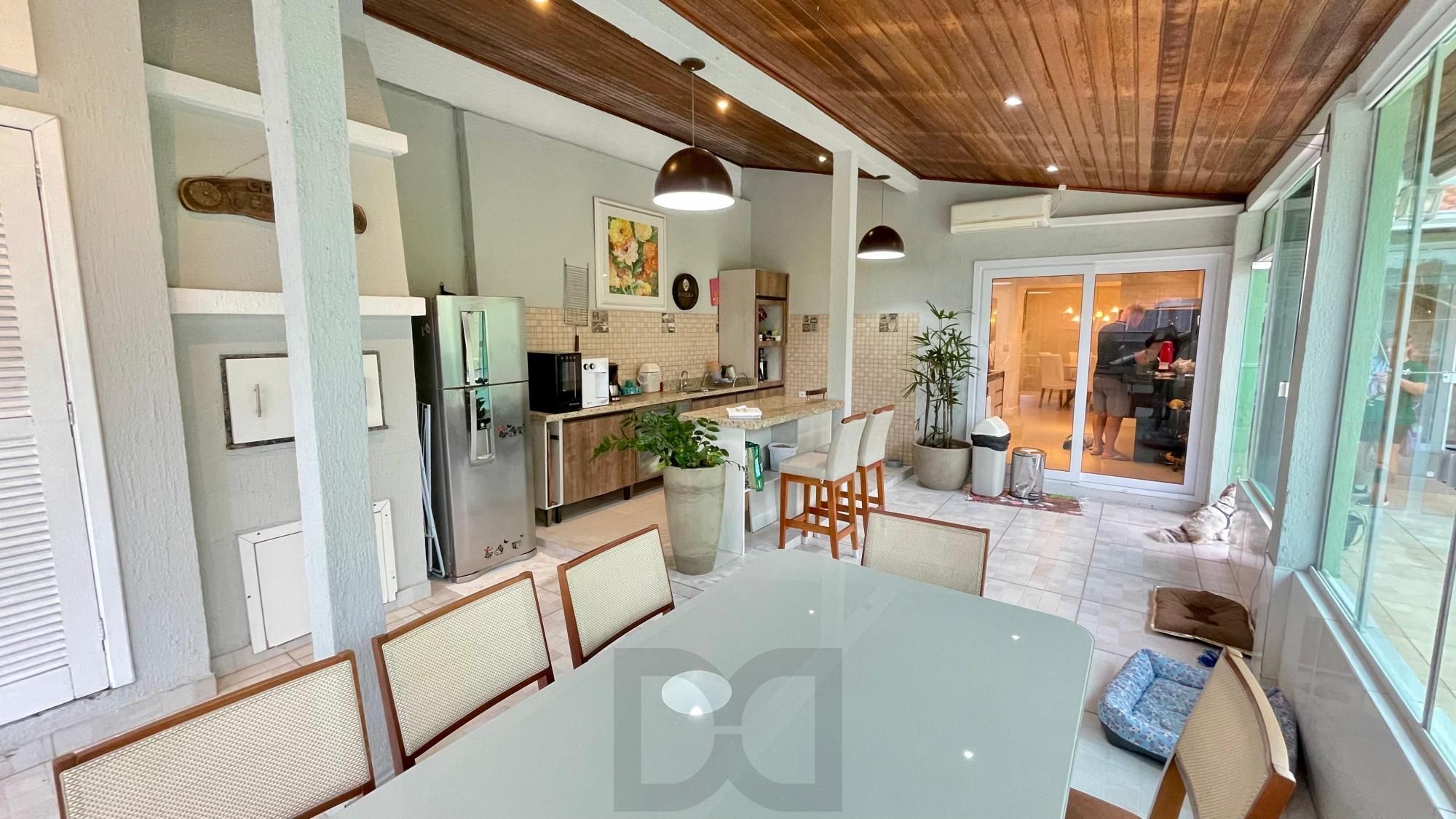 Casa térrea 100% mobiliada com 3 dormitórios, suíte, piscina e 3 vagas. — foto 7