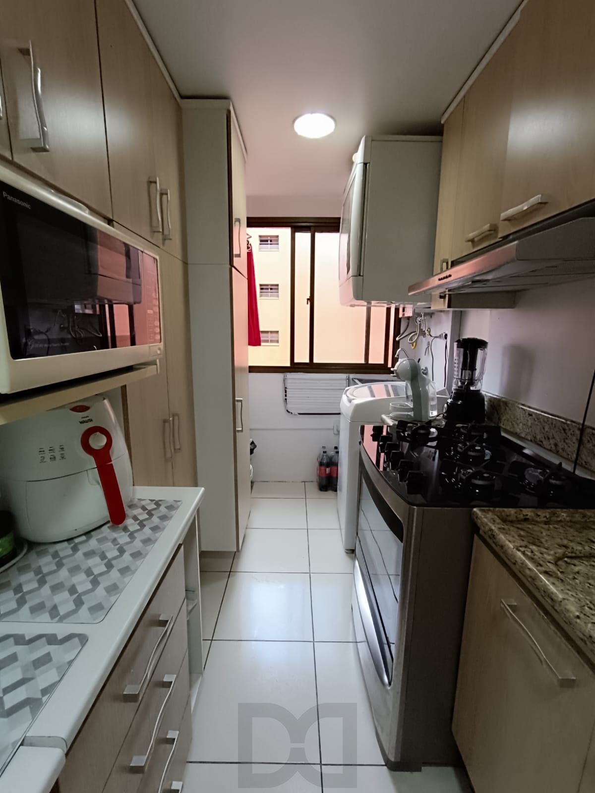 Apartamento semimobiliado com 67,37 m² de área privativa com 3 dormitórios — foto 8