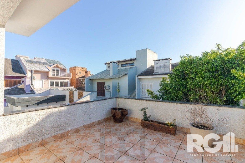 Casa em Condomínio com 3 Suítes, Espaço Gourmet e 5 Vagas de Garagem — foto 15