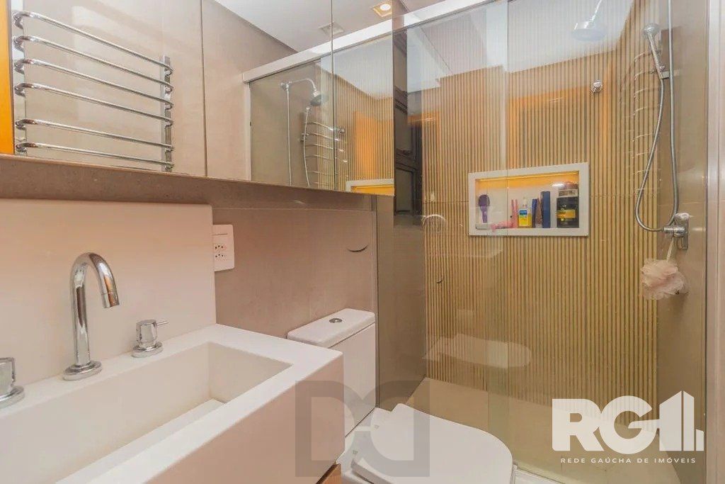 Apartamento com 94m², 3 quartos, 1 suíte, 2 vagas, no bairro Cristo Redentor em Porto Alegre.. — foto 12