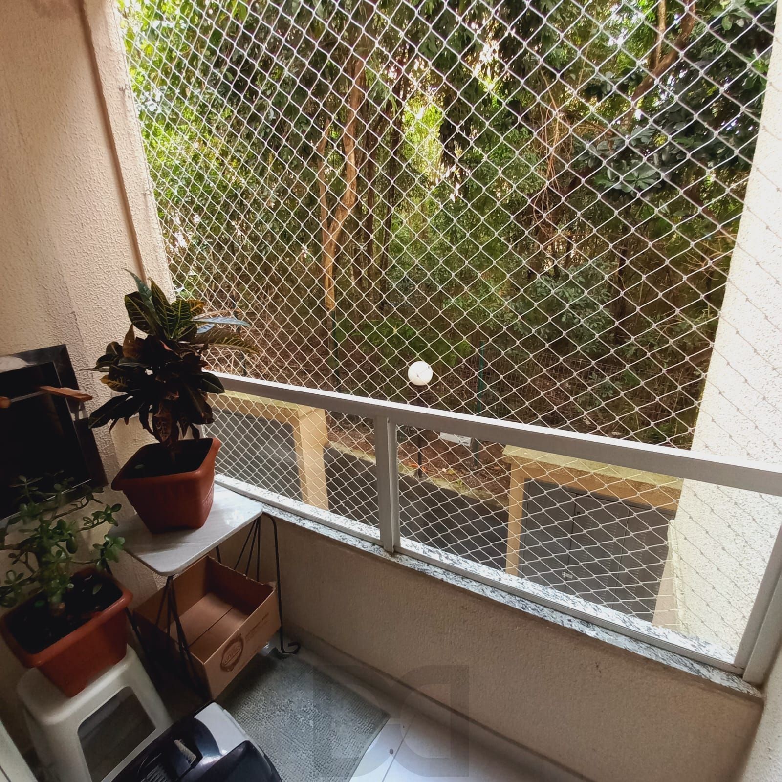 Apartamento 2 Dormitórios, sacada com churrasquieira, 1 vaga  Portaria 24h — foto 5