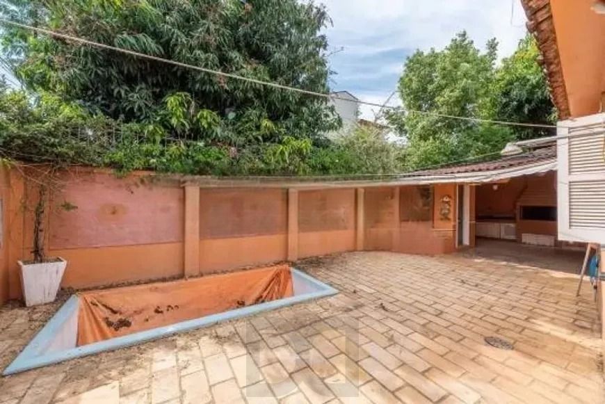 Casa térrea com piscina, jardim e 3 dormitórios Jardim Botanico — foto 2