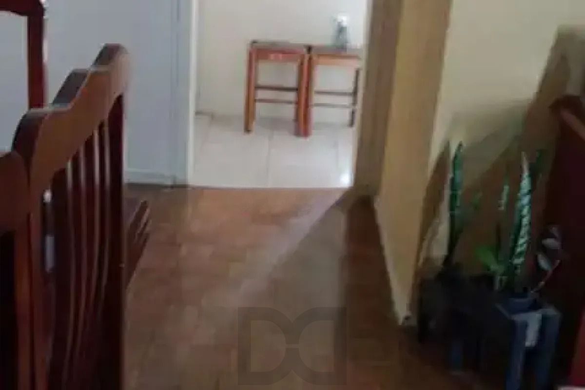 Apartamento com 2 dormitórios semimobiliado. — foto 3