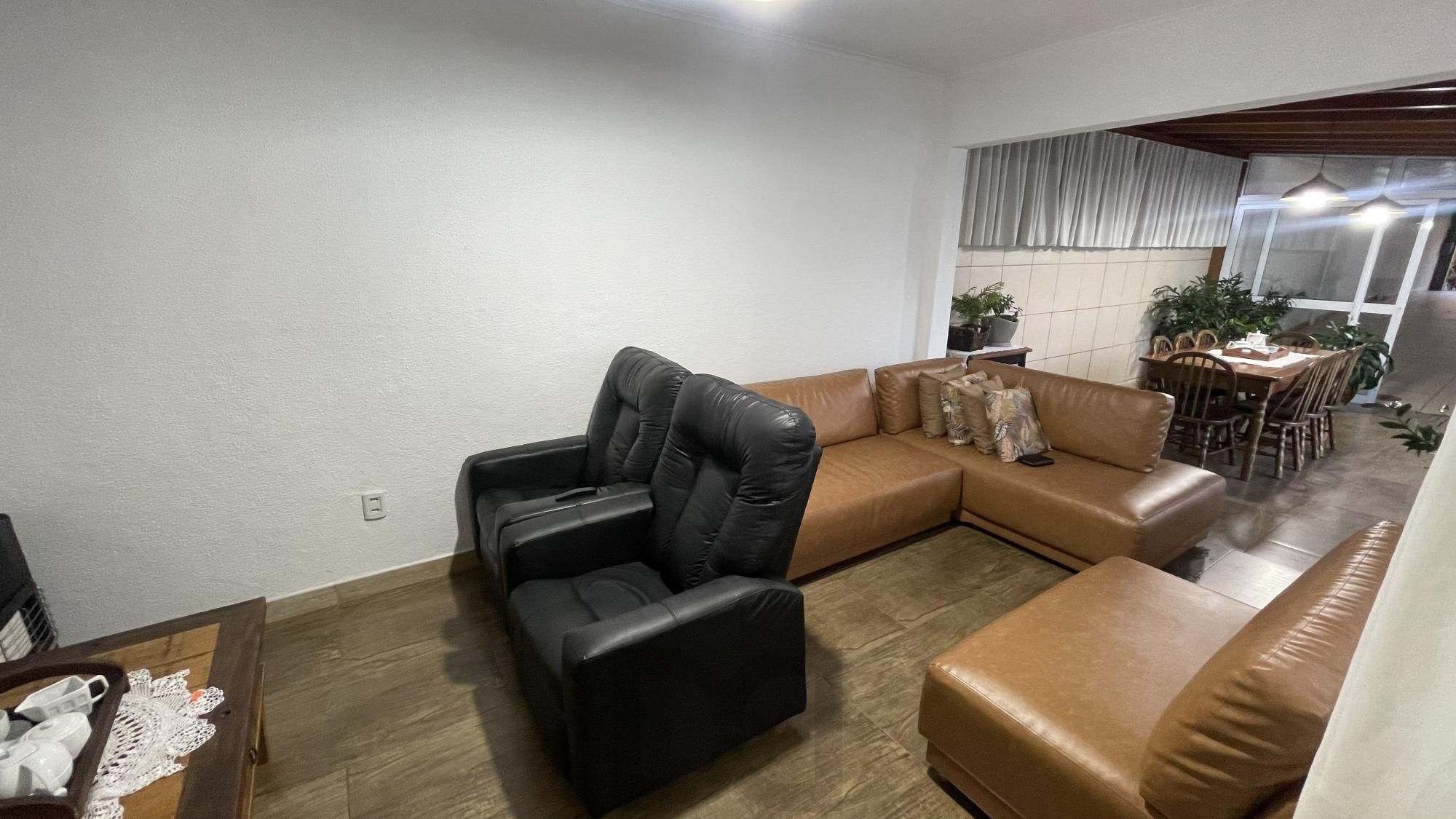 Casa com 3 dormitórios, suíte, churrasqueira, espaço gourmet e amplo pátio. — foto 9