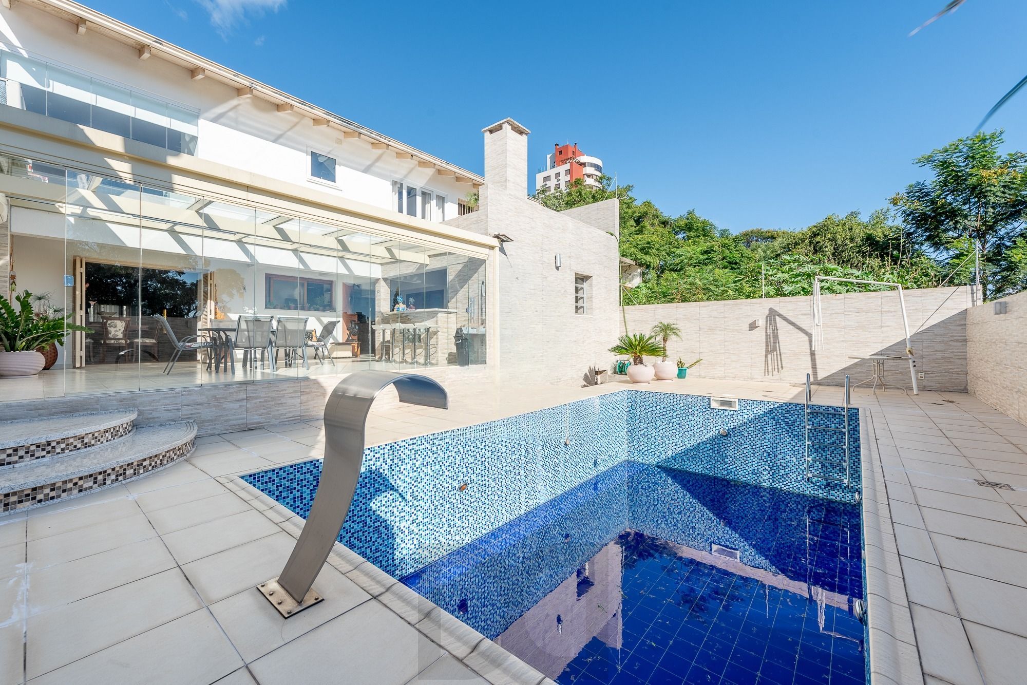 Casa 4 Dormitórios, Suíte Master, Piscina e espaço Gourmet no Jardim Planalto — foto 2